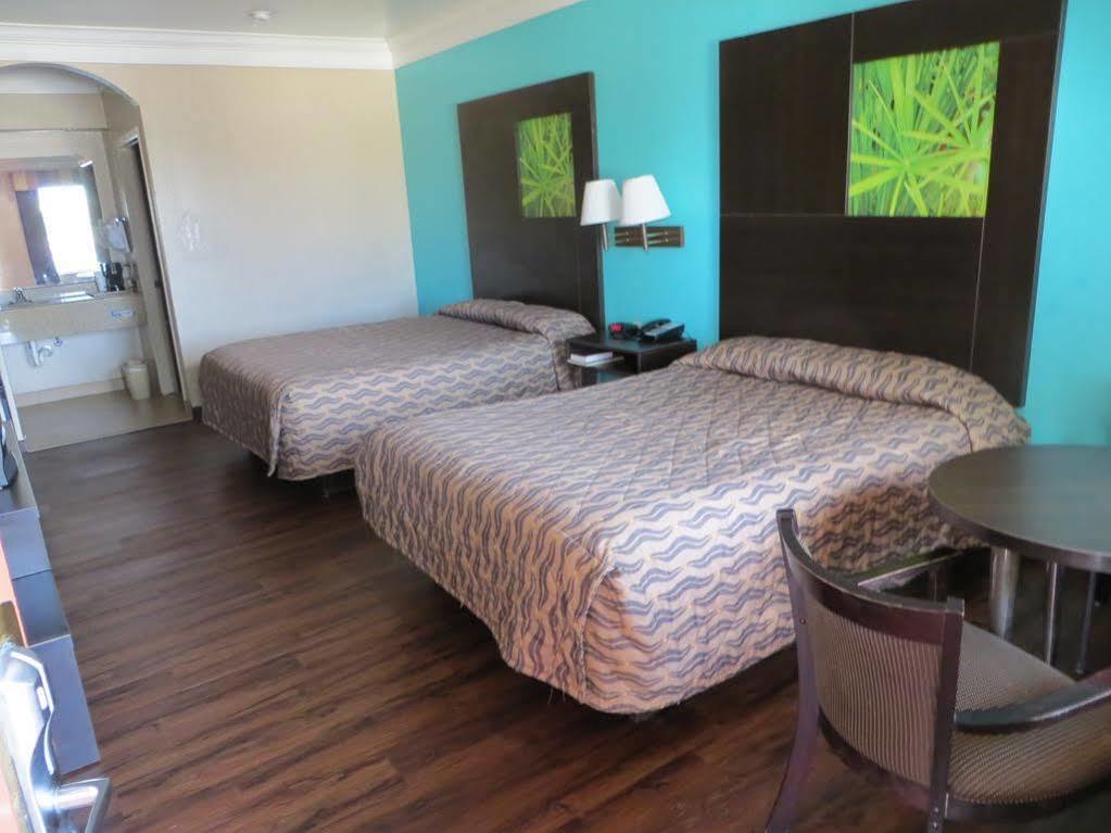 Super 8 By Wyndham Galveston Exterior foto
