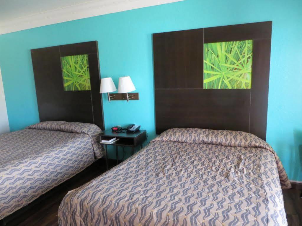 Super 8 By Wyndham Galveston Exterior foto