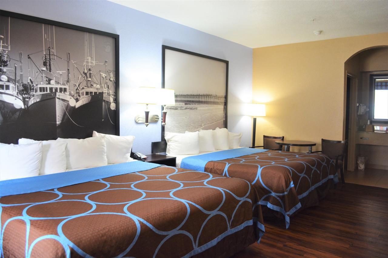 Super 8 By Wyndham Galveston Exterior foto
